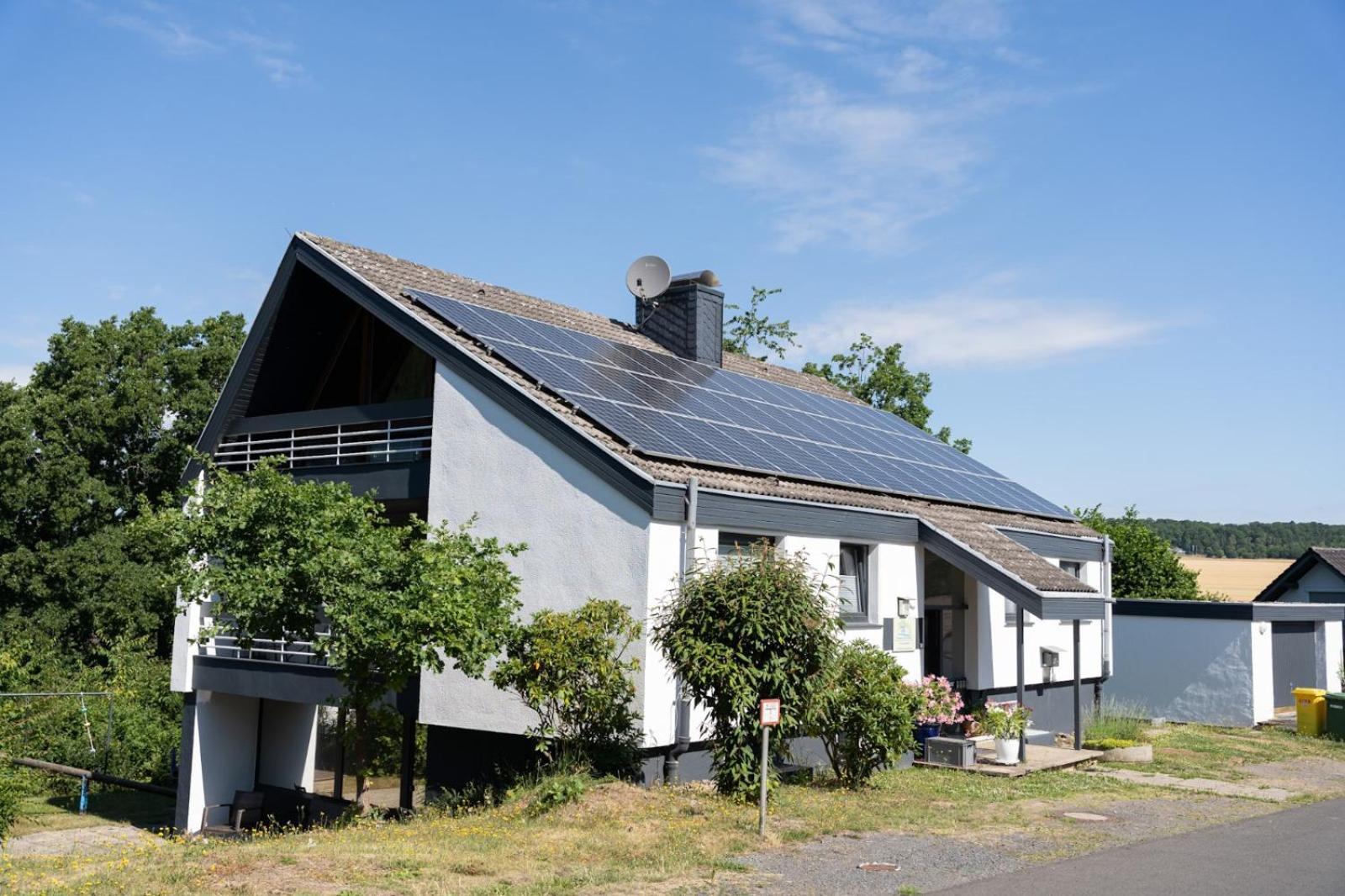 Ferienhaus Schoene Aussicht Ferienwohnung Gelb Hemfurth-Edersee Esterno foto